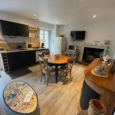 Petite Maison Dans La Manche * Creances
