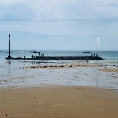 Petite Maison Dans La Manche
